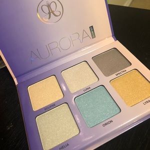 NEVER USED Anastasia Beverly Hills Aurora Pallet